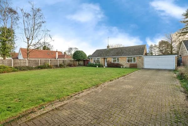 Summer Drive, Hoveton, Norwich, Norfo..., Norwich — photo 1