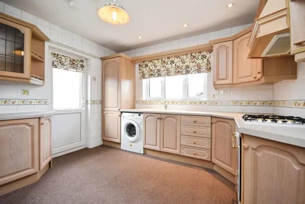 Ashurst Avenue, Southend-on-Sea, Esse..., Essex — photo 3