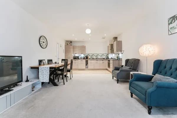 Hobson Avenue, Trumpington, Cambridge..., Cambridge — photo 4