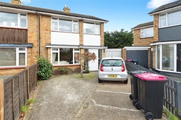 Chalfont Close, Leigh-on-Sea, Essex, SS9, Essex — photo 1
