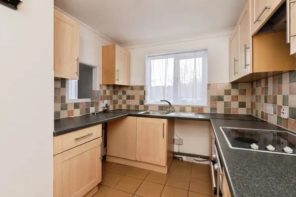 Courtney Park Road, Langdon Hills, Ba..., Basildon — photo 3