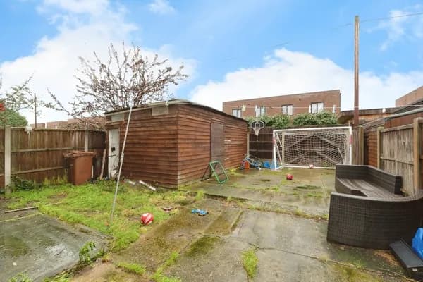Bata Avenue, East Tilbury, Tilbury, E..., Tilbury — photo 4