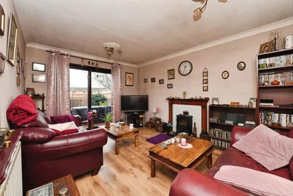 Freshwater Drive, Basildon, Essex, SS16, Essex — photo 2