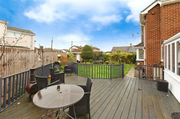 Beverley Avenue, CANVEY ISLAND, Essex..., Essex — photo 3