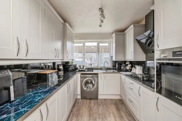 Grimston Road, Basildon, Essex, SS14, Essex — photo 2
