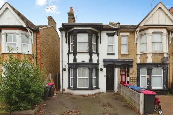Chelmsford Avenue, SOUTHEND-ON-SEA, E..., Essex — photo 1