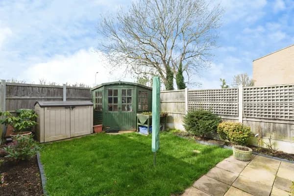 Wickford Mews, Wickford Avenue, Basil..., Basildon — photo 3