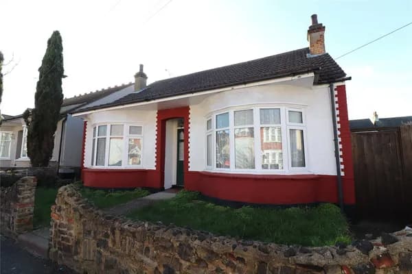 Glenwood Avenue, Westcliff On Sea, Es..., Essex — photo 1