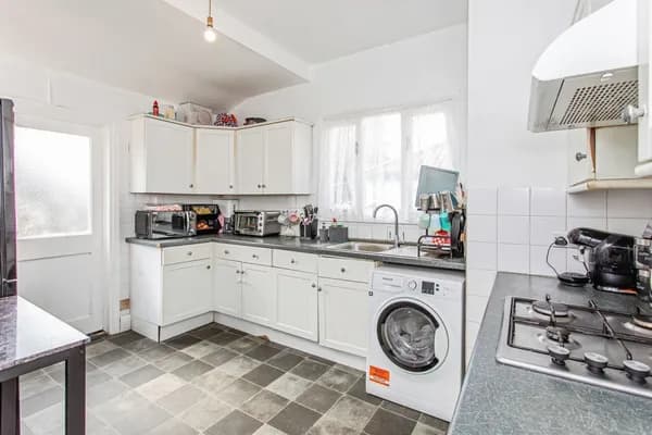 Glenwood Avenue, Westcliff On Sea, Es..., Essex — photo 5