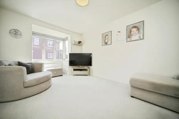 Chamomile Close, Stowupland, Stowmark..., Stowmarket — photo 4