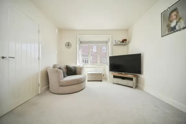 Chamomile Close, Stowupland, Stowmark..., Stowmarket — photo 5