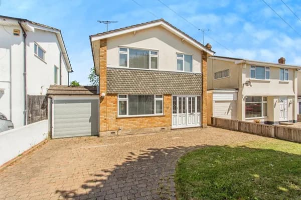 Ashurst Avenue, Southend-on-Sea, Esse..., Essex — photo 1
