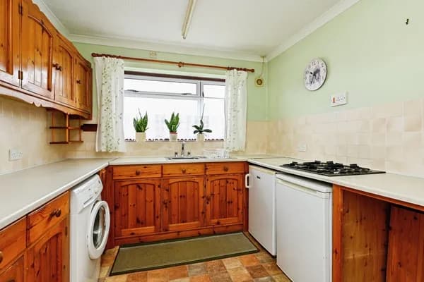 Barsham Drive, South Wootton, King's ..., King's Lynn — photo 3