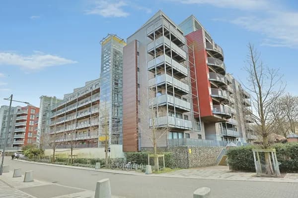 Geoffrey Watling Way, Norwich, Norfol..., Norfolk — photo 1