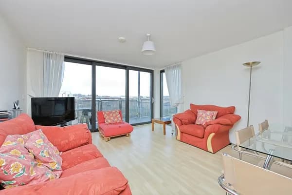 Geoffrey Watling Way, Norwich, Norfol..., Norfolk — photo 5