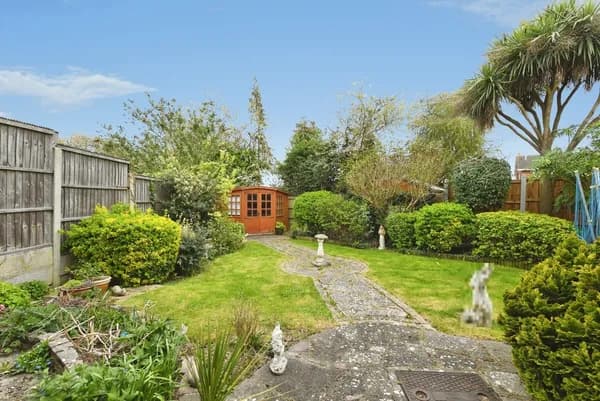 Chalfont Close, Leigh-on-Sea, Essex, SS9, Essex — photo 2
