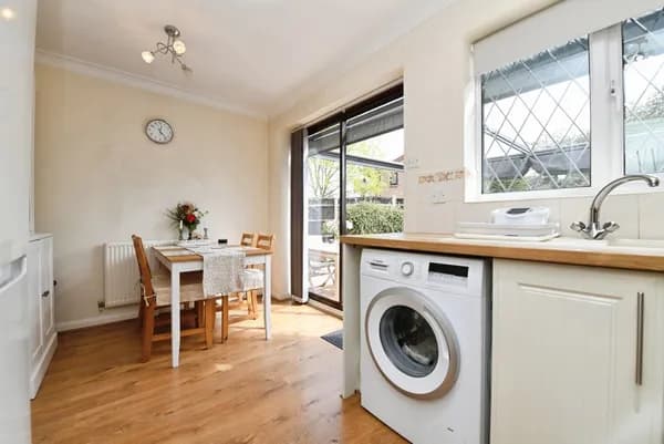 Frobisher Way, Shoeburyness, Southend..., Southend-on-Sea — photo 4