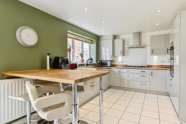 Jackdaw Close, Wymondham, Norfolk, NR18, Norfolk — photo 3