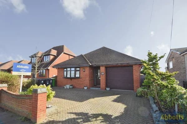 Clarence Road, Rayleigh, Essex, SS6, Essex — photo 1
