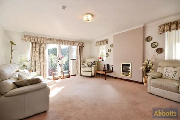 Clarence Road, Rayleigh, Essex, SS6, Essex — photo 2