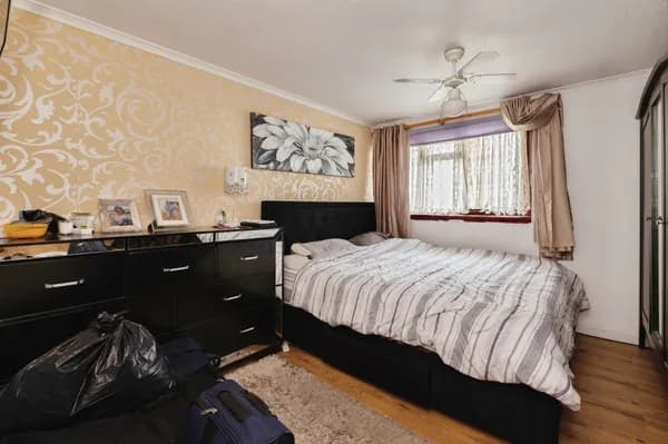 Rochester Way, BASILDON, Essex, SS14, Essex — photo 4