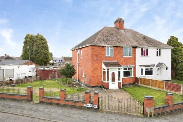 York Avenue, BEDWORTH, Warwickshire, ..., Warwickshire — photo 1