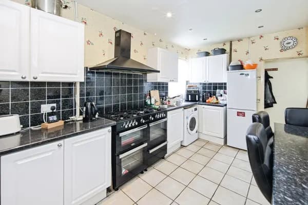 York Avenue, BEDWORTH, Warwickshire, ..., Warwickshire — photo 3