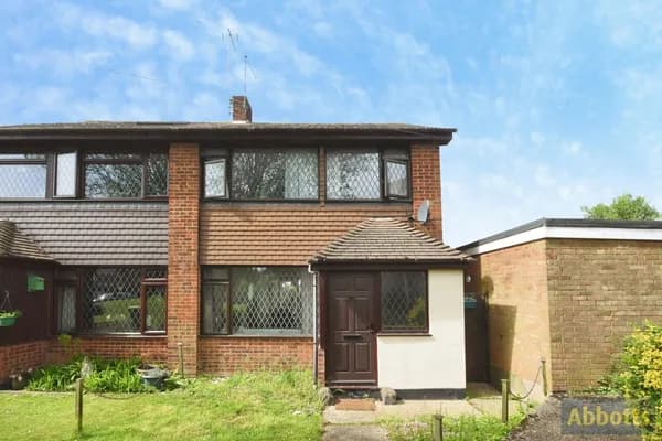 Hilary Crescent, Rayleigh, Essex, SS6, Essex — photo 1