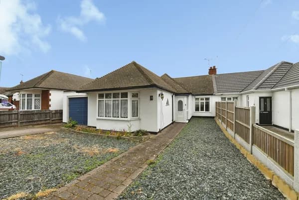Ashurst Avenue, Southend-on-Sea, Esse..., Essex — photo 1