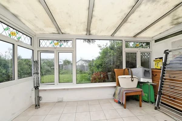 Ashurst Avenue, Southend-on-Sea, Esse..., Essex — photo 4