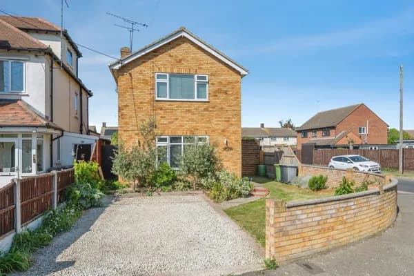 Somerset Avenue, ROCHFORD, Essex, SS4, Essex — photo 1