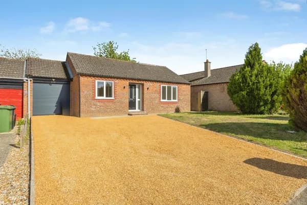 Lovell Gardens, Watton, Thetford, Nor..., Thetford — photo 1