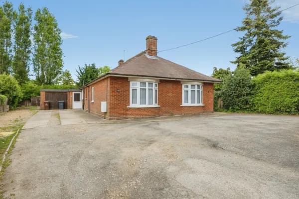 Dereham Road, Watton, Thetford, Norfo..., Thetford — photo 1