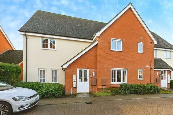 Tyrrell Crescent, South Wootton, King..., King's Lynn — photo 1