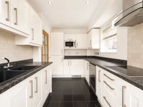 Paignton Close, Rayleigh, Essex, SS6, Essex — photo 2
