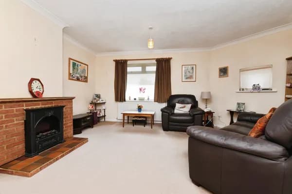 Rosecroft Close, Langdon Hills, Basil..., Basildon — photo 2