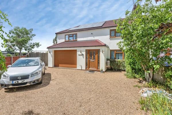 Templer Avenue, Grays, Essex, RM16, Essex — photo 1