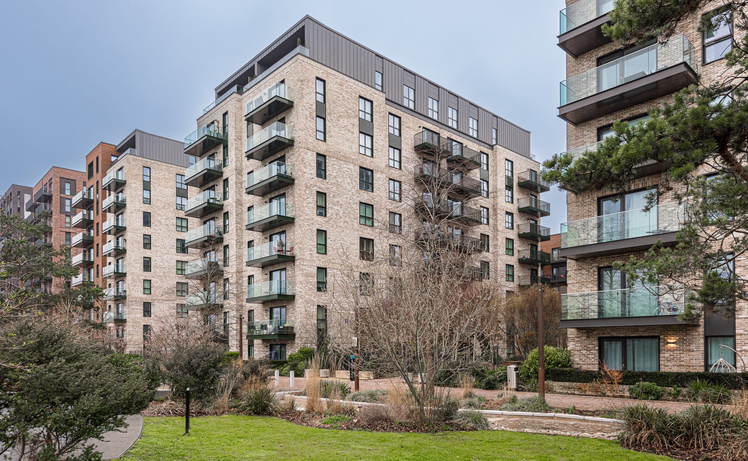 Watson House, Greenleaf Walk, UB1 — photo 1