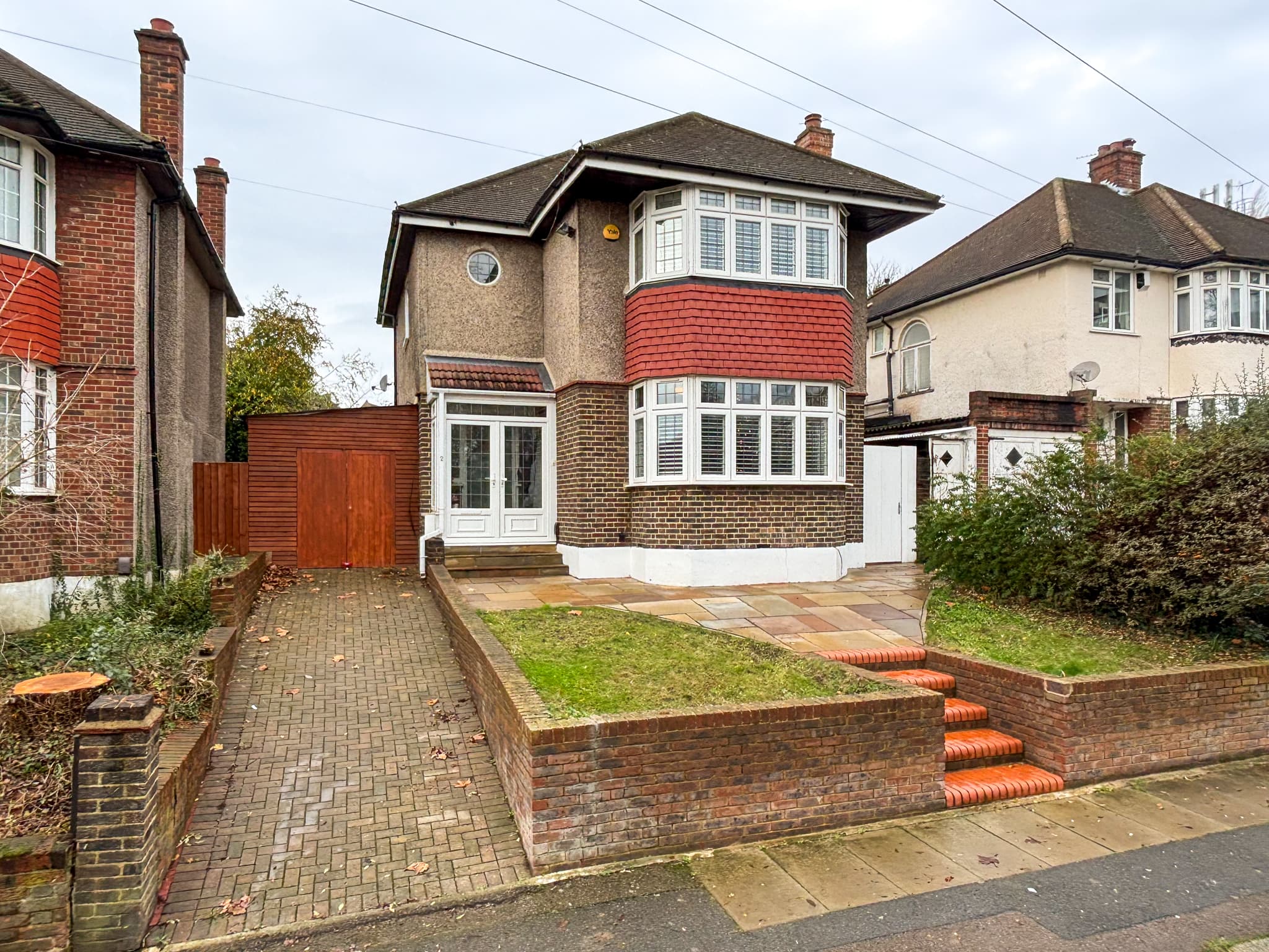 Featherstone Avenue — photo 3