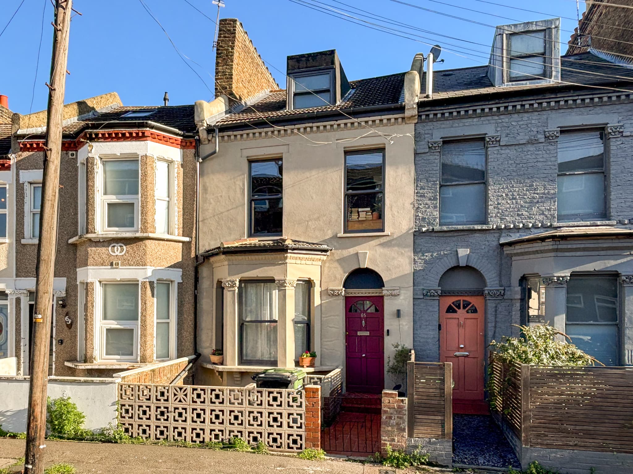 Knowles Hill Crescent — photo 3