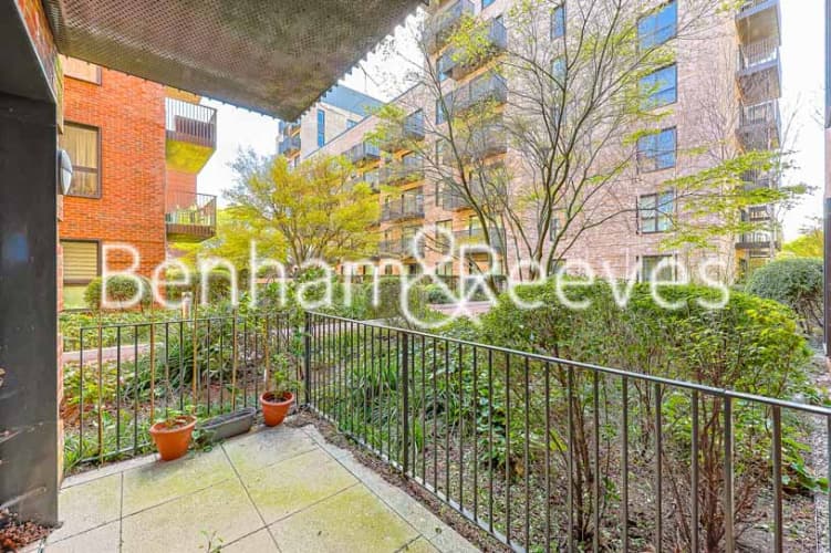 Newell House, Samara Drive, UB1 — photo 5