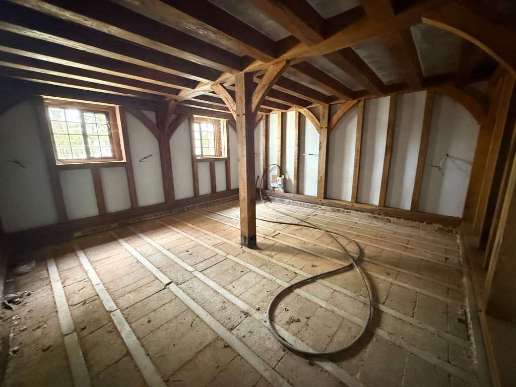 TUDOR-STYLE HOUSE IN NEED OF COMPLETION OCCUPYING OVER TWO ACRES — photo 3