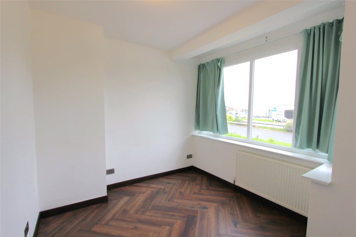 1 bedroom property to rent in Arterial Road, Leigh-on-Sea, Essex, SS9 (Ref LOS240049) — photo 4