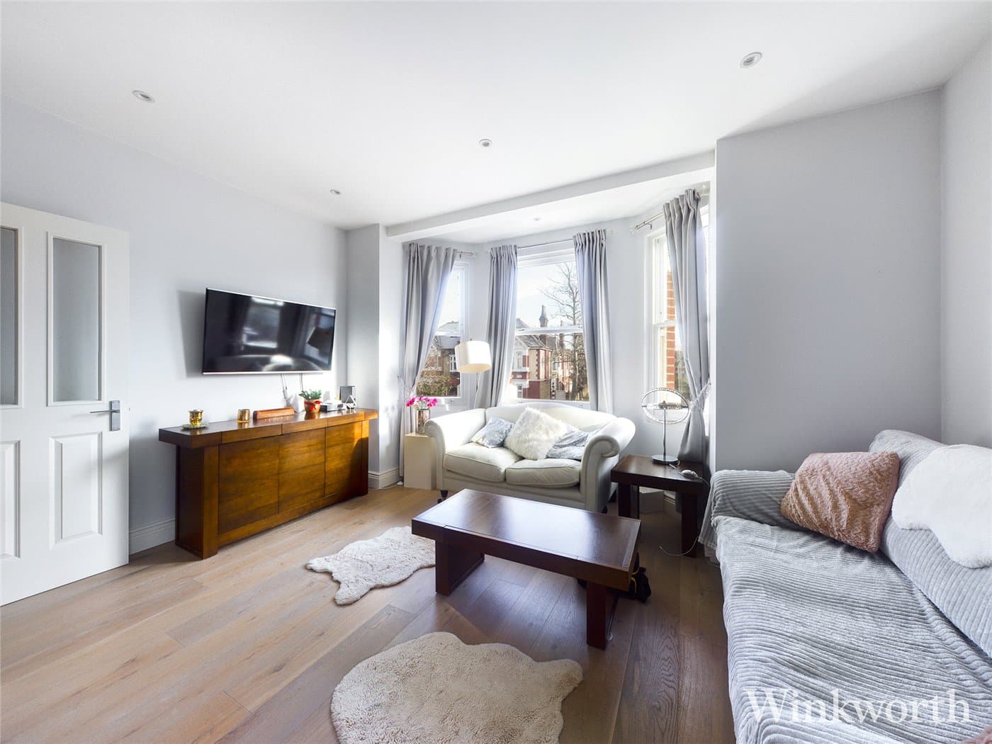 2 bedroom property to rent in Birch Grove, London, UK, W3 (Ref EAL230132) — photo 1