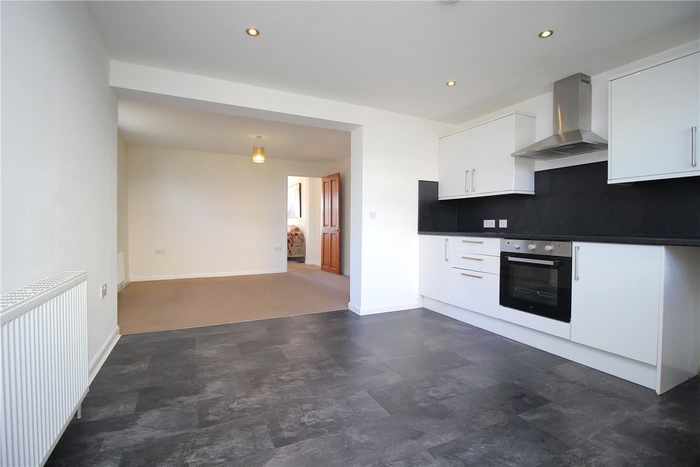 3 bedroom property to rent in Castle Lane, Benfleet, Essex, SS7 (Ref LOS260042) — photo 3