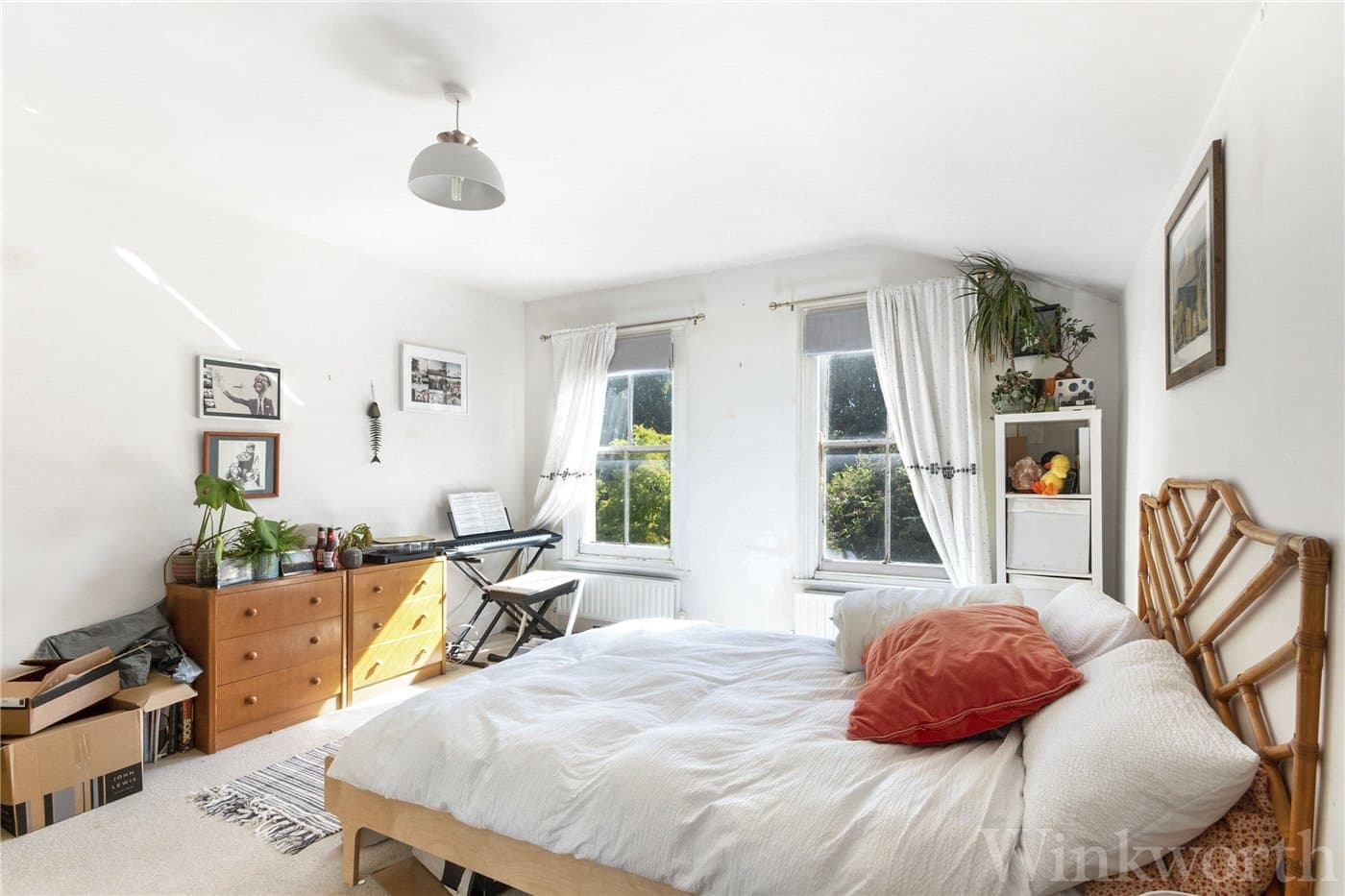 3 bedroom property to rent in Brownhill Road, London, SE6 (Ref NEW220110) — photo 3