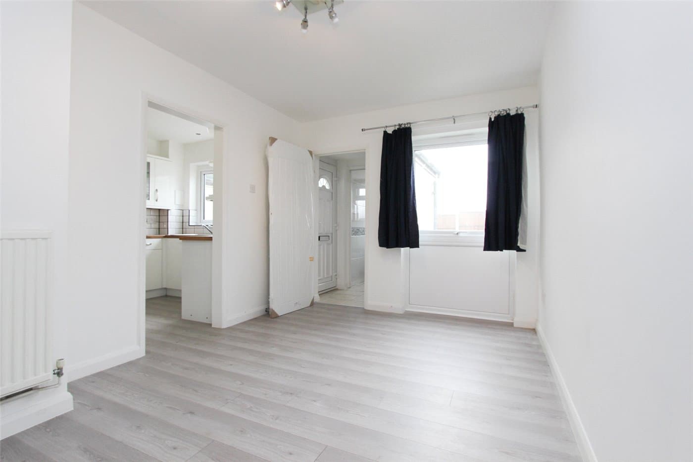 3 bedroom property to rent in Bulwark Road, Shoeburyness, Southend-on-Sea, Essex, SS3 (Ref LOS230010) — photo 4