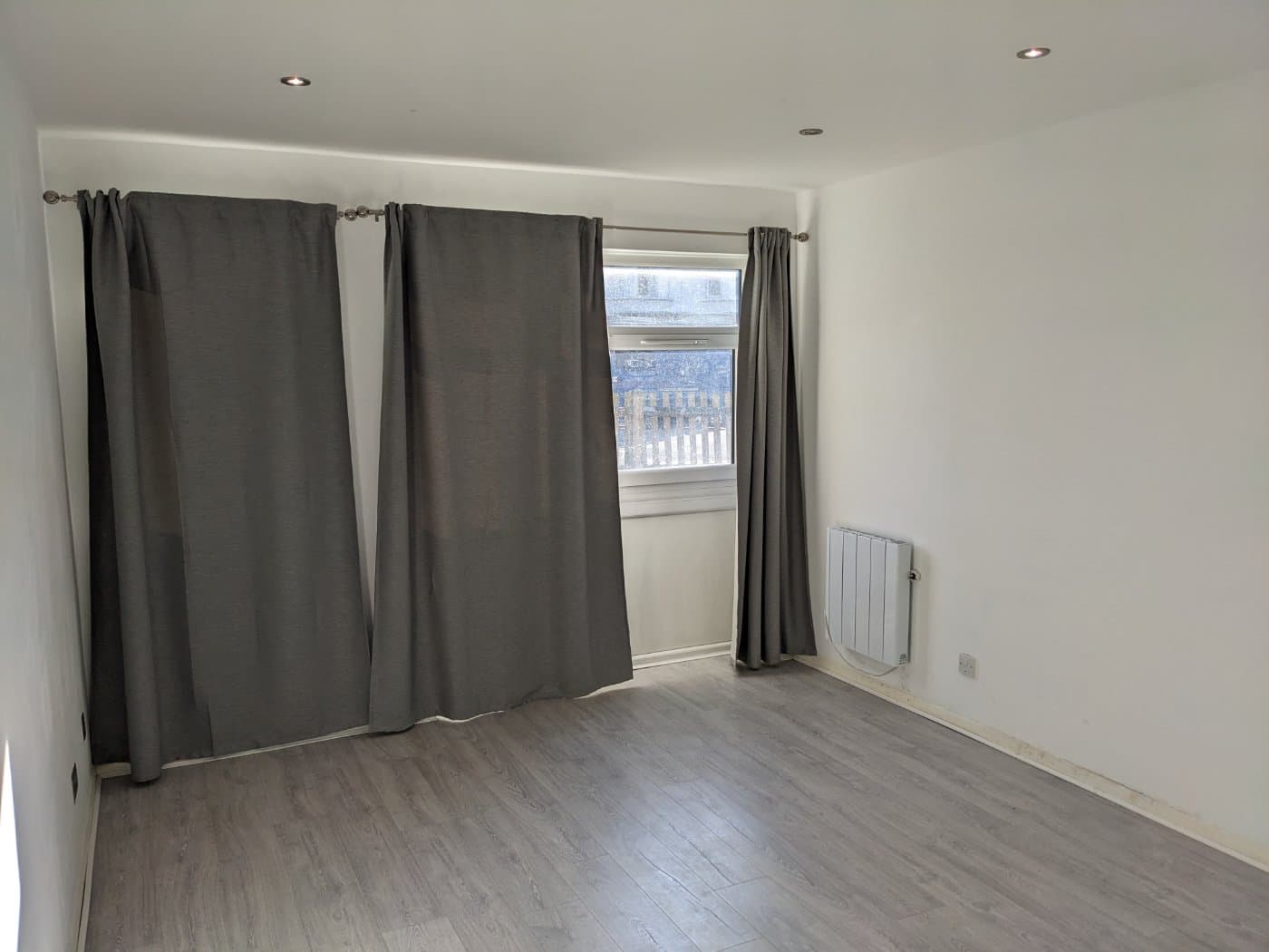 2 bedroom property to rent in Andrew Court, 38 Church Rise, London, SE23 (Ref FHL200124) — photo 2