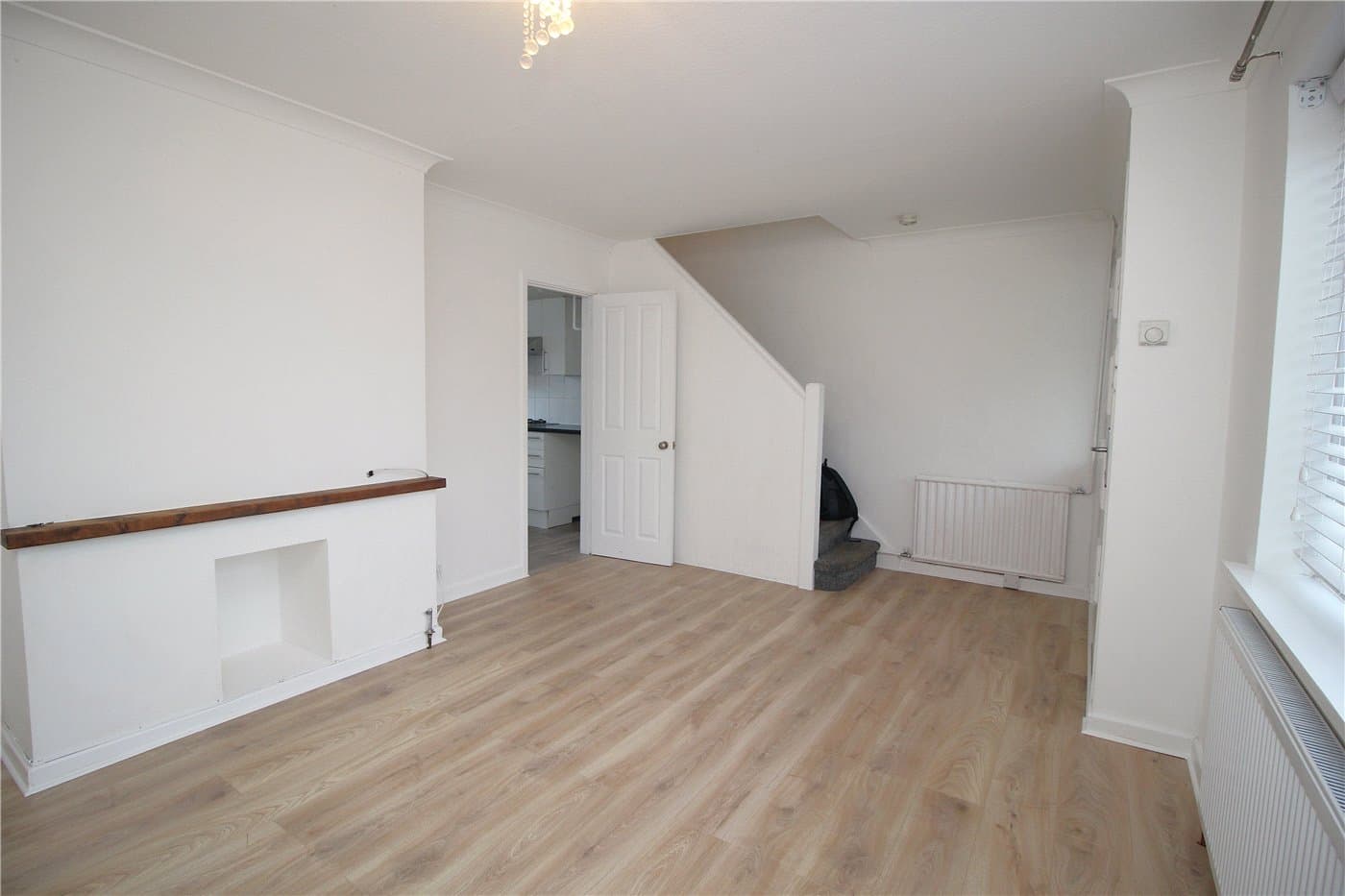 3 bedroom property to rent in Bellhouse Lane, Leigh-on-Sea, Essex, SS9 (Ref LOS220145) — photo 5