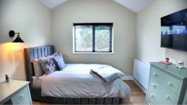 Room 2, St. Helens Road, Leamington Spa, Leamington Spa